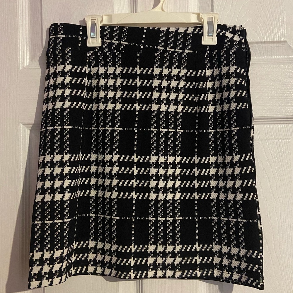 Shein Skirt with Zipper Size Medium / US 6